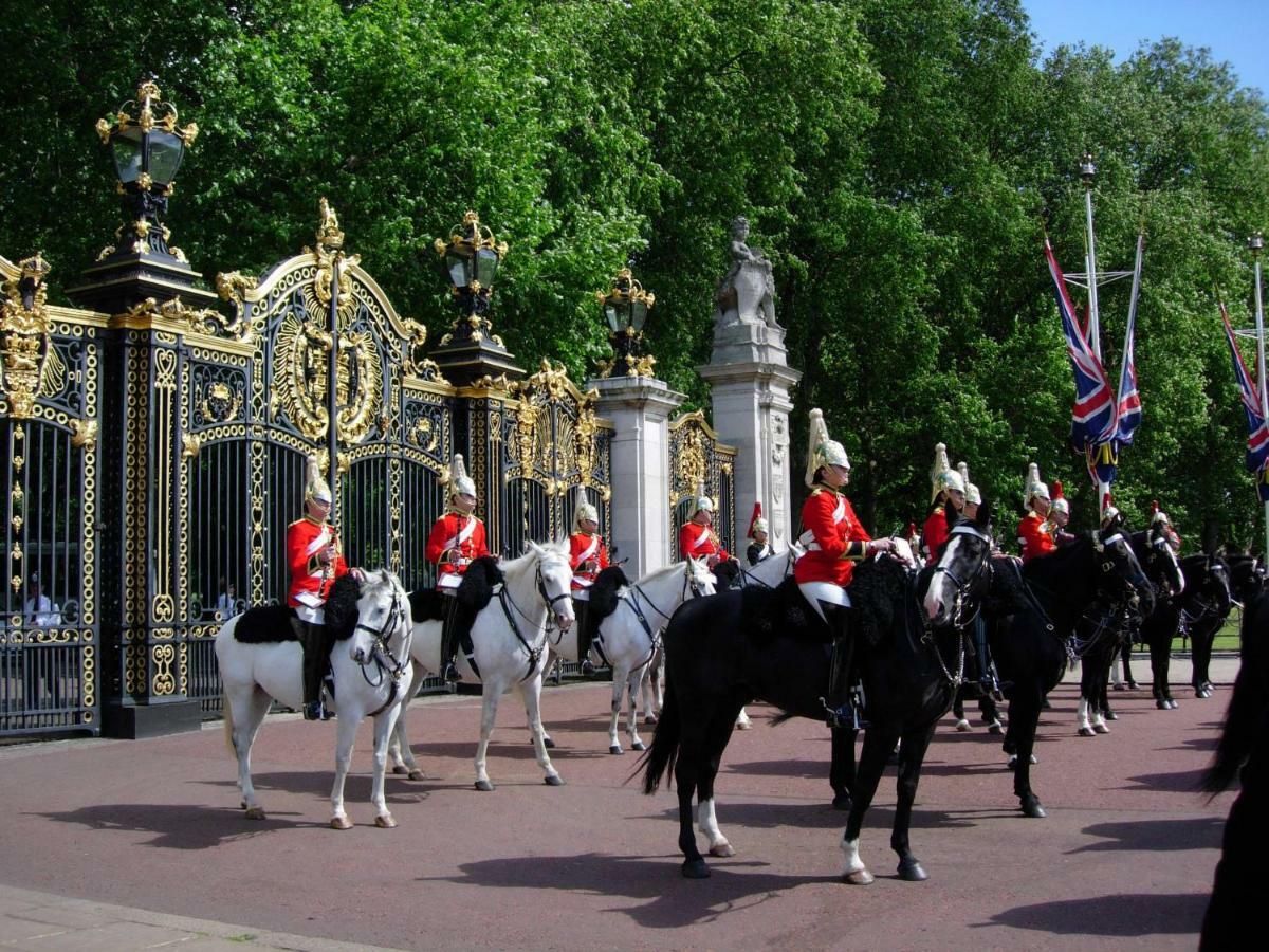 Mayfair Guest house 4*