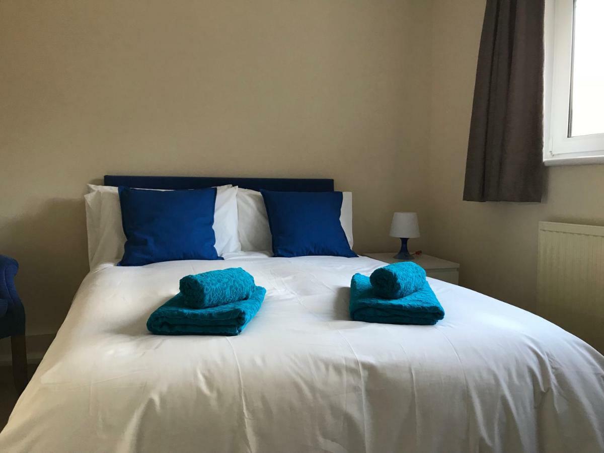 Apartment Cozy In Stratford From 18 Minutes To