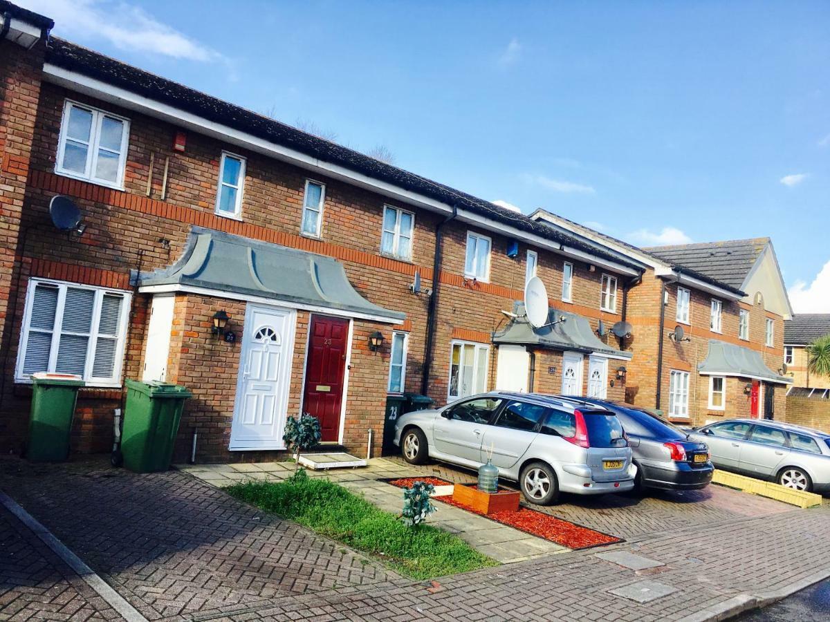 Premier Luxury 3bed Hse At Excel Free Parking Wifi Sleeps 6 *
