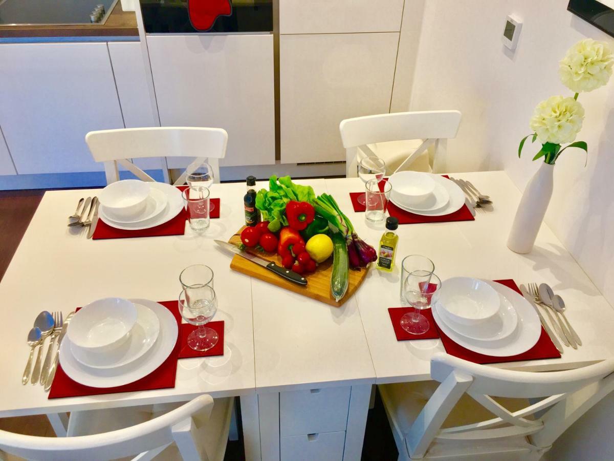 2-Bedrooms Apartment, Lounge, Balcony * London
