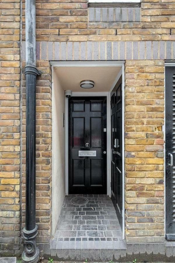 Mayfair Mews *