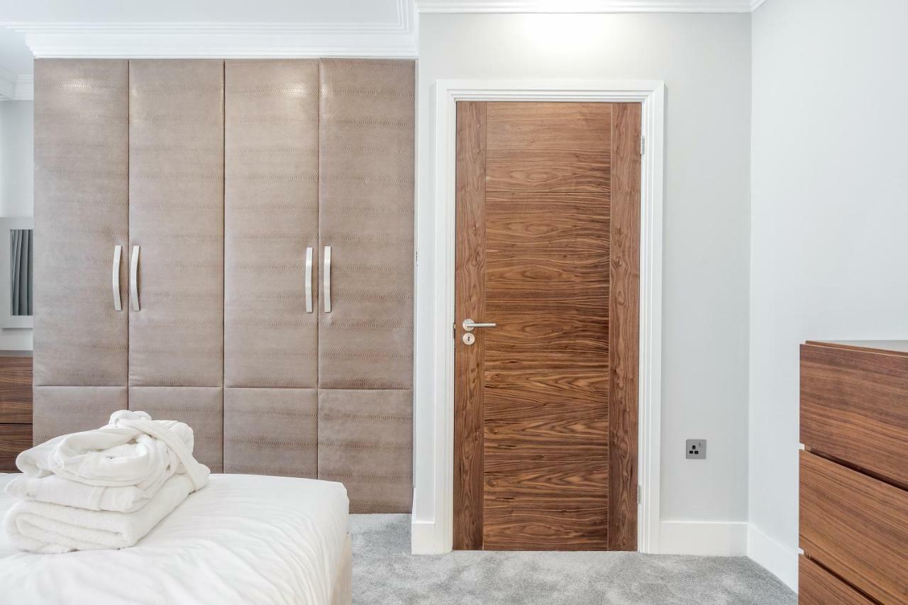 Mayfair Mews *