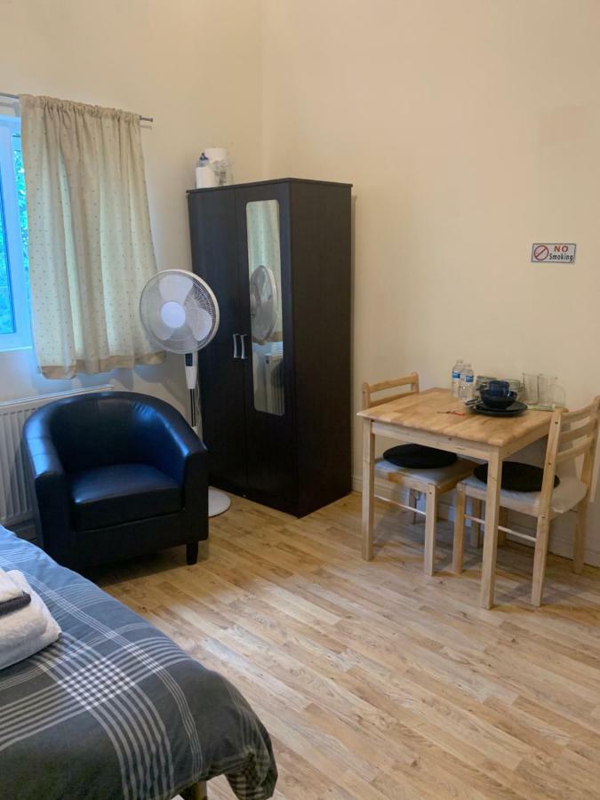 145 Burnley Road * Londen