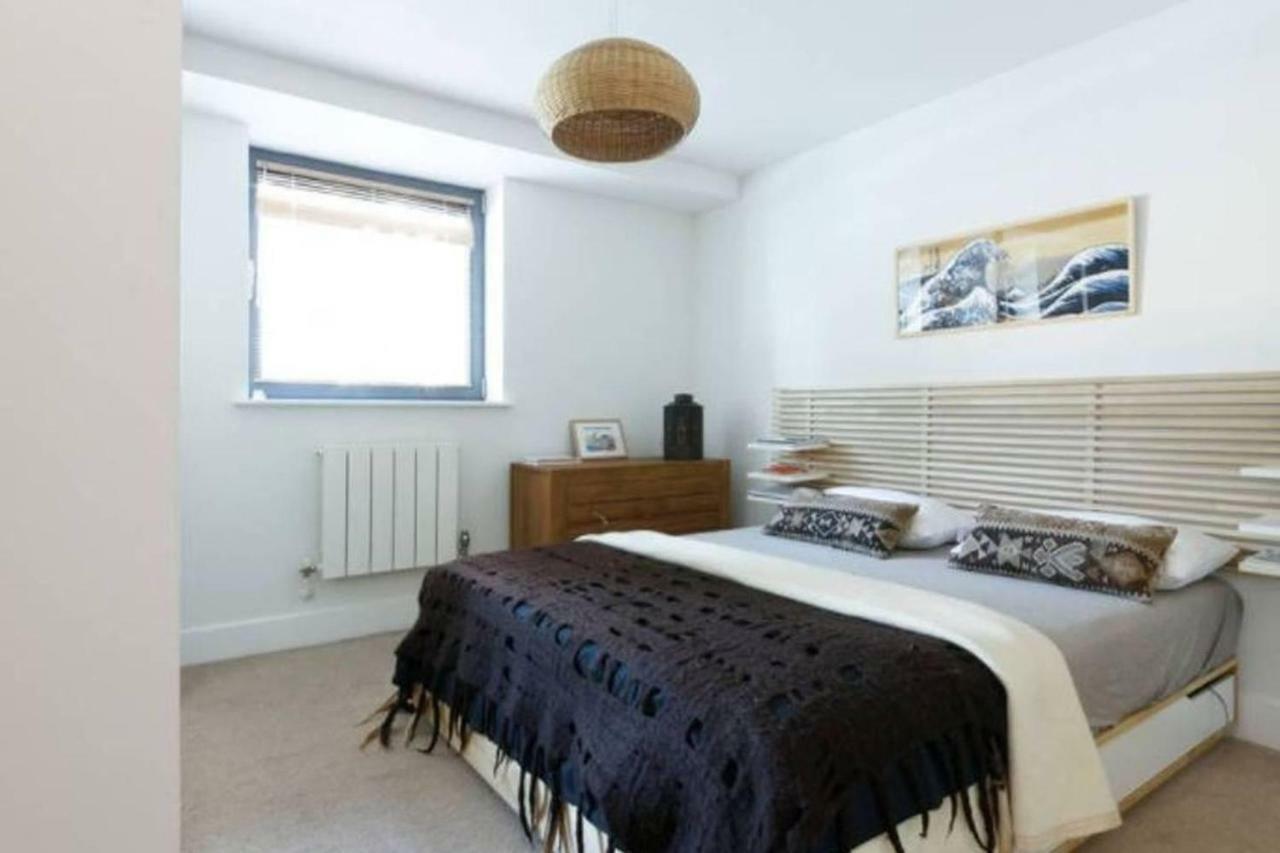 Apartment Peaceful Modern 2 Bedroom Flat With Water Views *