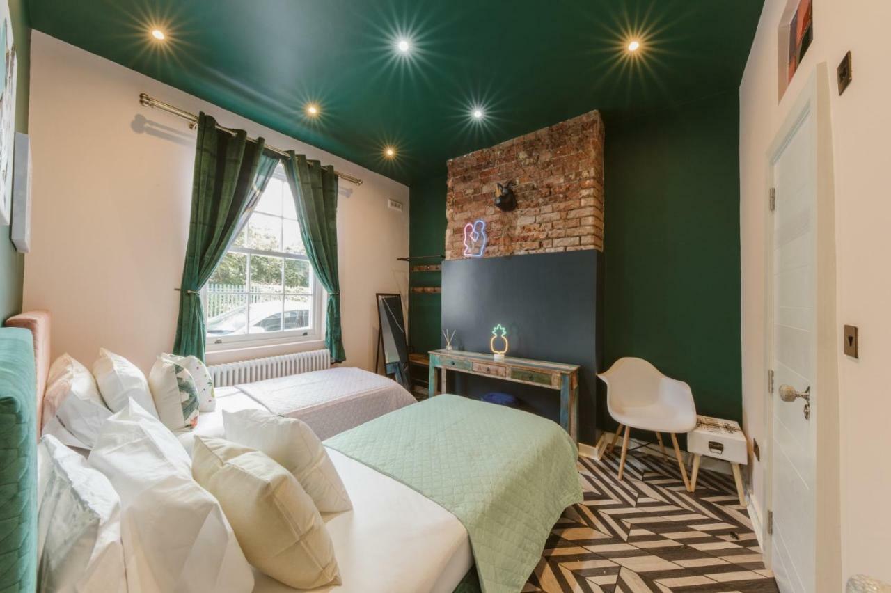 River House With Hot Tub London