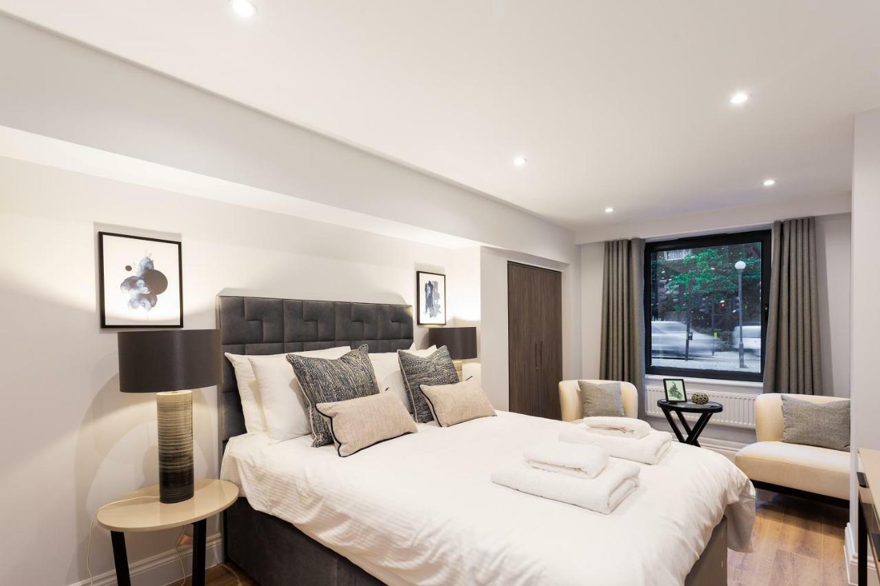 The Carlyle - Stunning Serviced Apartment