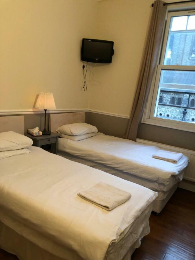 Tourian Lounge Hotel Bed & Breakfast Londen