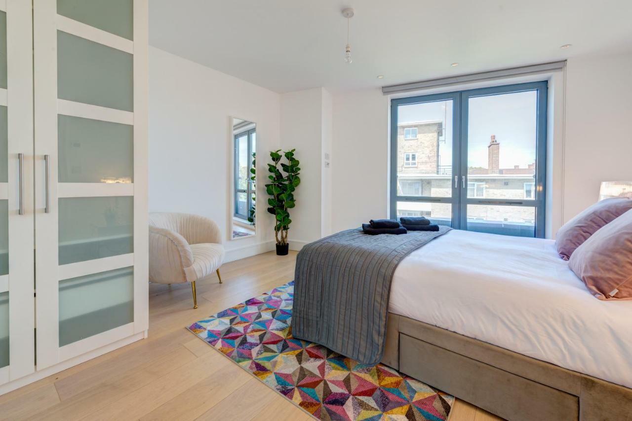 Luxury Frampton Apartment *