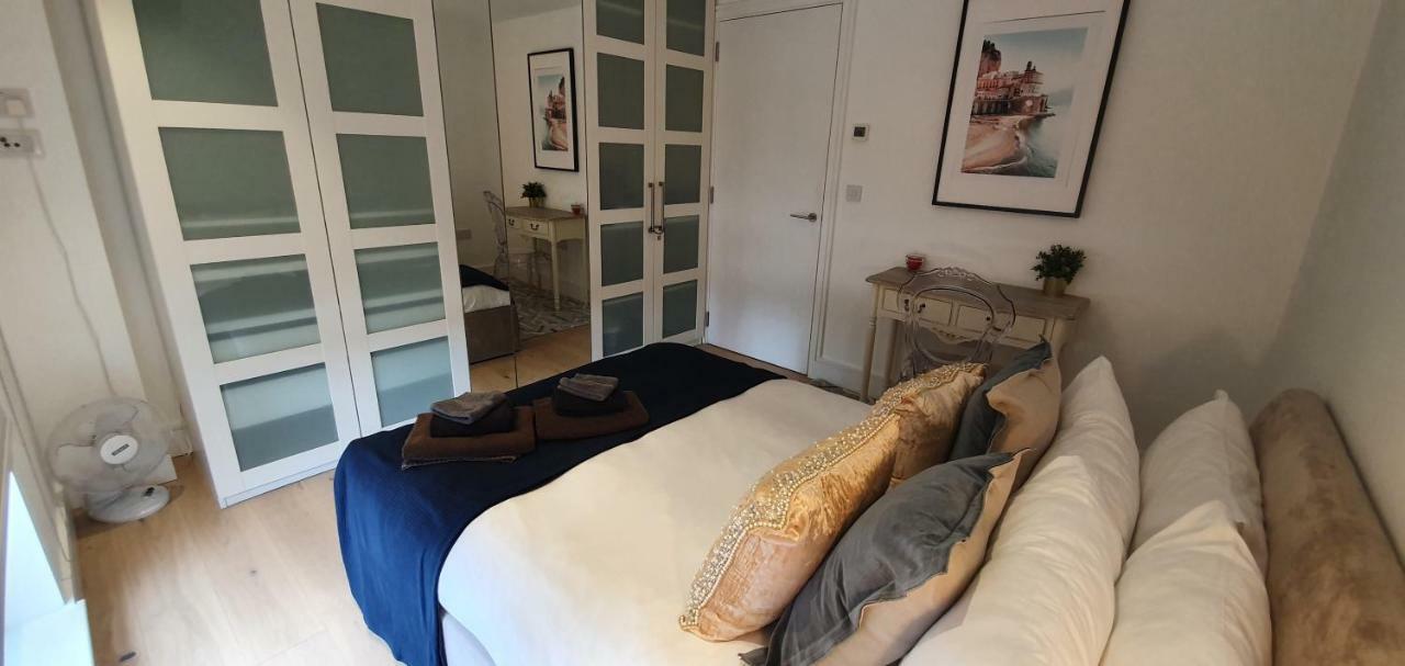Luxury Frampton Apartment *