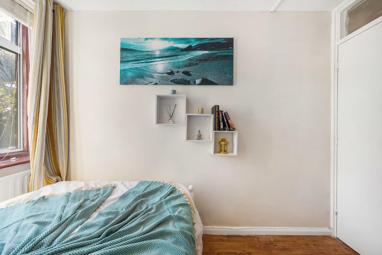 Homestay Canton Street London