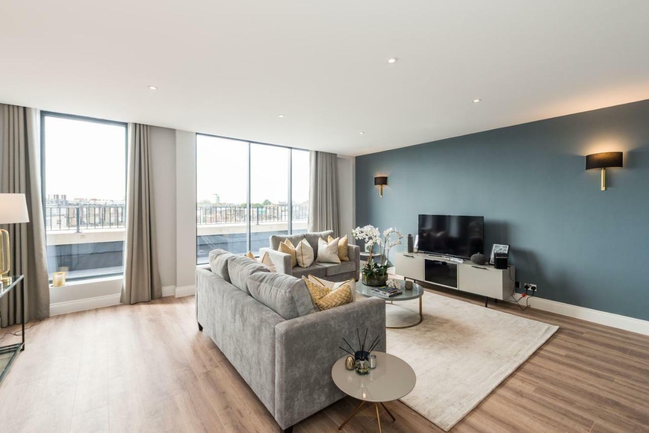 The Carlyle - Stunning Serviced Apartment