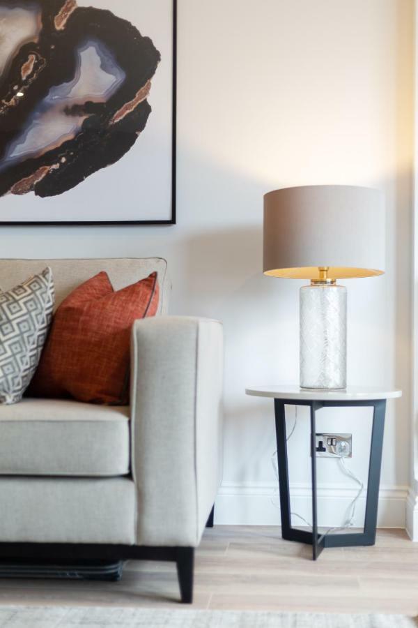 The Carlyle - Stunning Serviced Apartment *