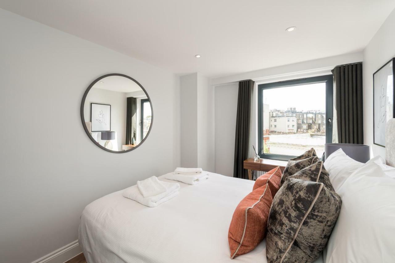 The Carlyle - Stunning Serviced Apartment