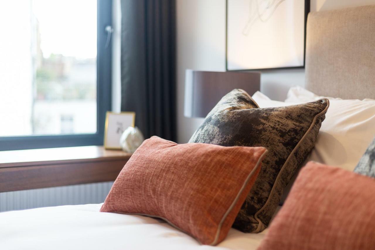 The Carlyle - Stunning Serviced Apartment