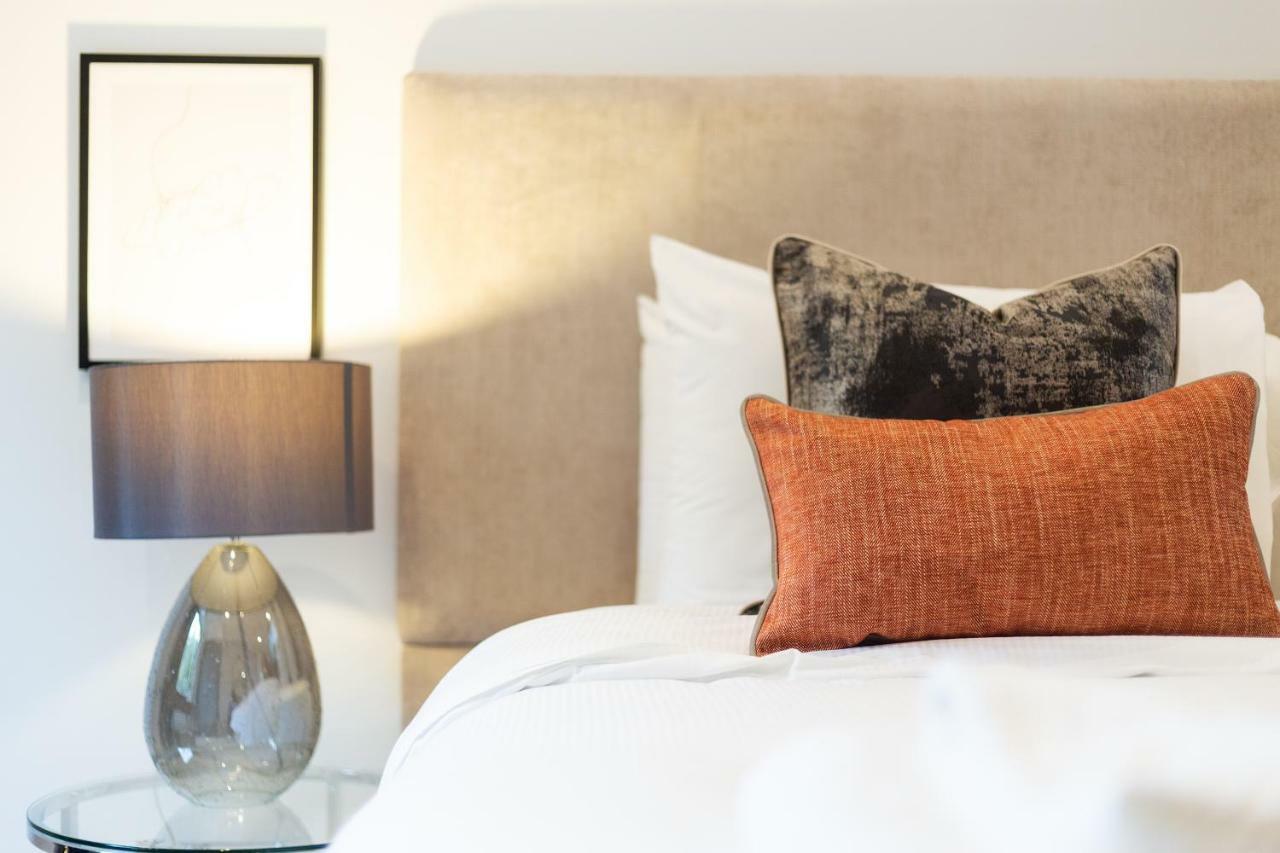 The Carlyle - Stunning Serviced Apartment