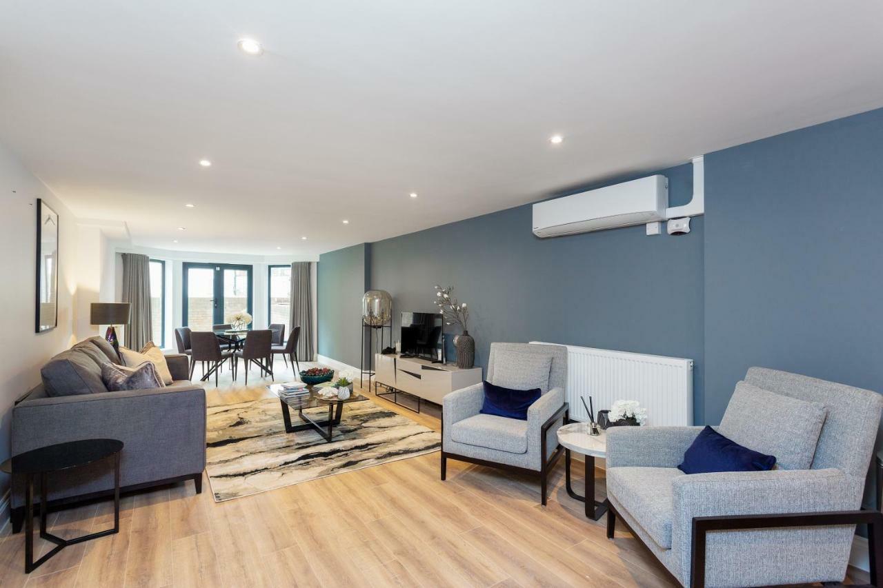 The Carlyle - Stunning Serviced Apartment *