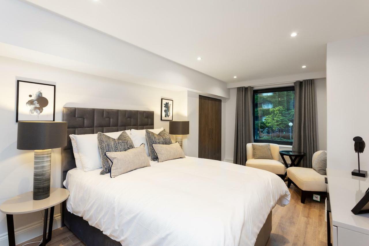 The Carlyle - Stunning Serviced Apartment