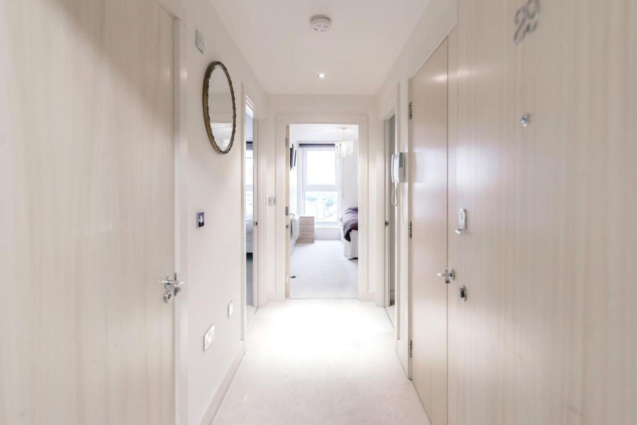 Chelsea / Imperial Wharf - Bright, Modern, Sunset View Apartamento Londres
