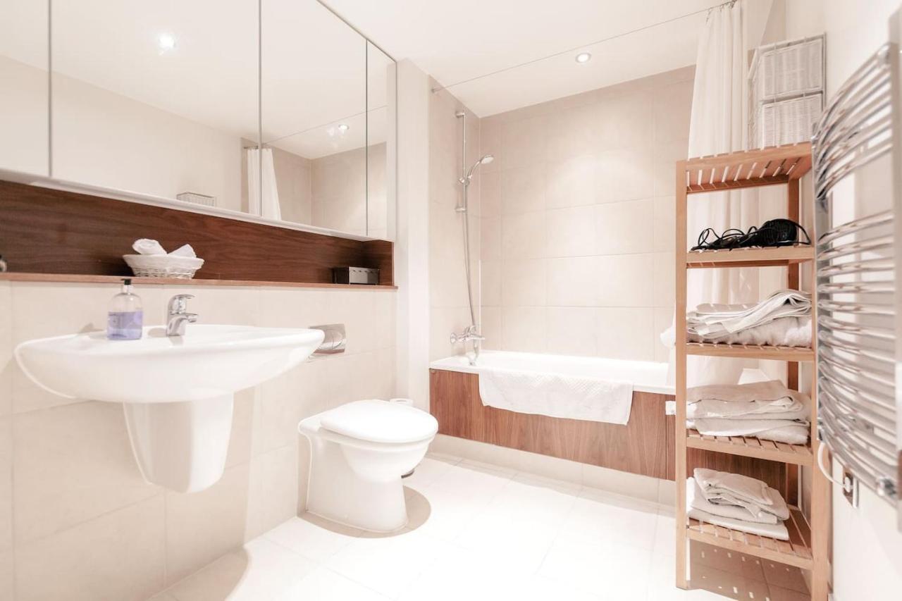 Apartment Chelsea / Imperial Wharf - Bright, Modern, Sunset View London
