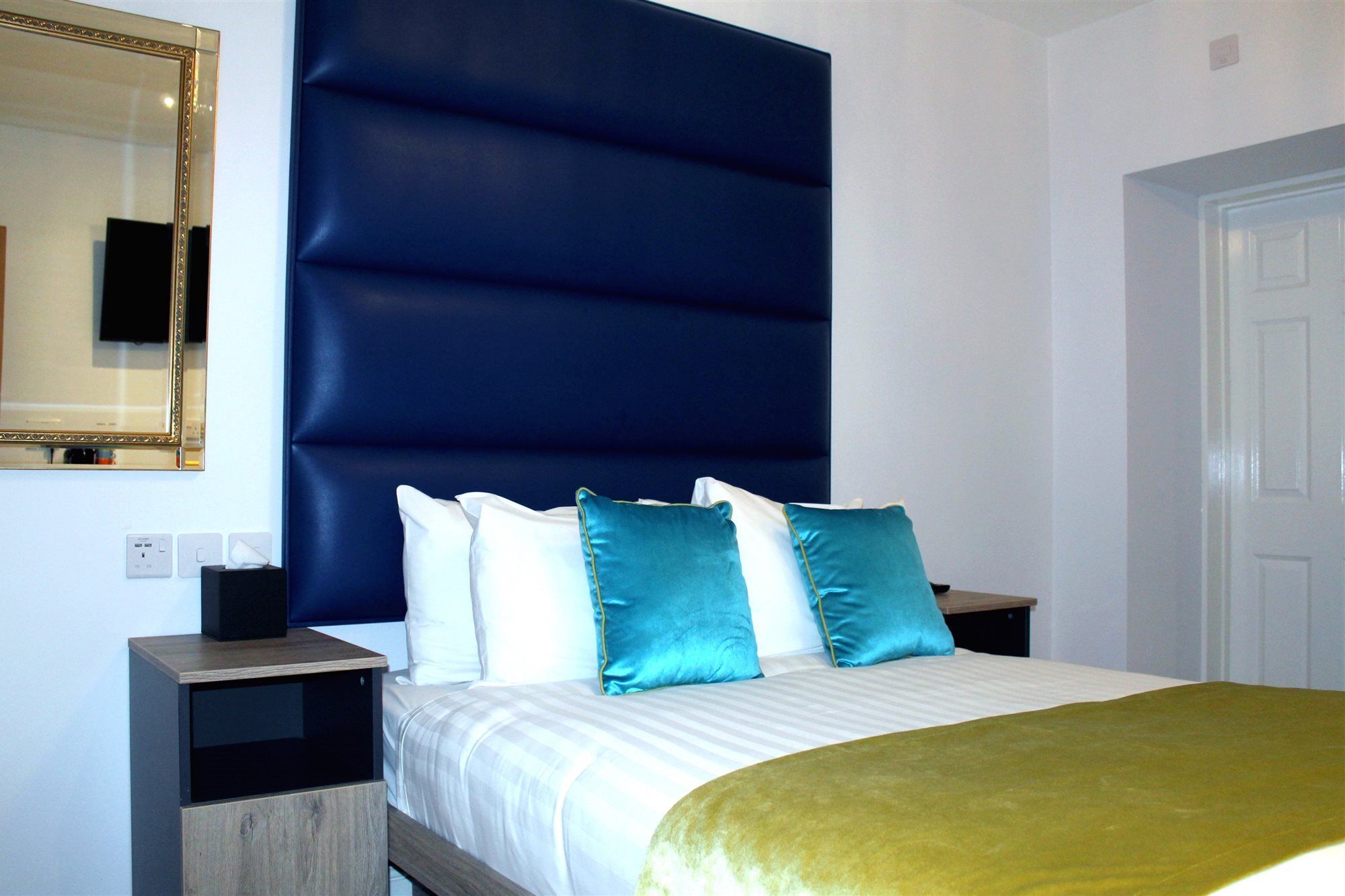 1 Craven Hill Gardens 4* London