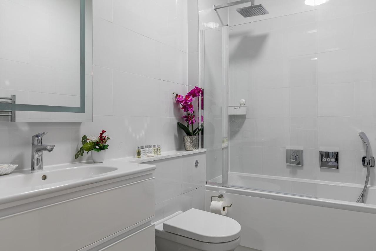 Apartment Carlton Vale London