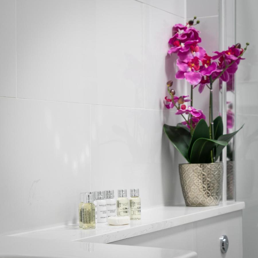 Apartment Carlton Vale London