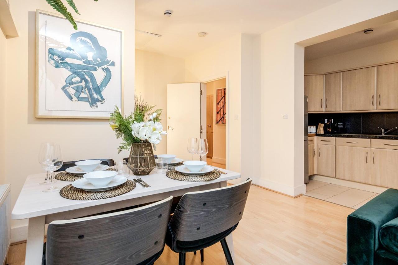 Elegant Kensington With Patio * London