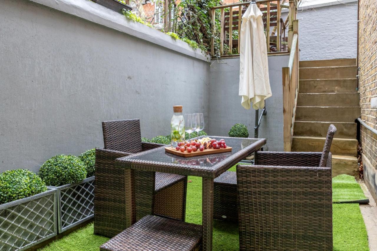 Elegant Kensington With Patio Apartment London