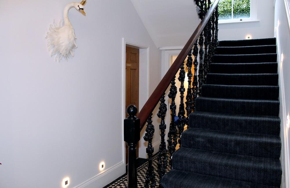 1 Craven Hill Gardens 4* London