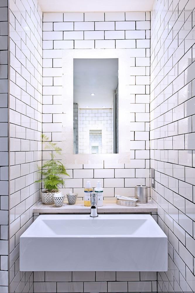 Aparthotel No.5 Maddox Street 4*